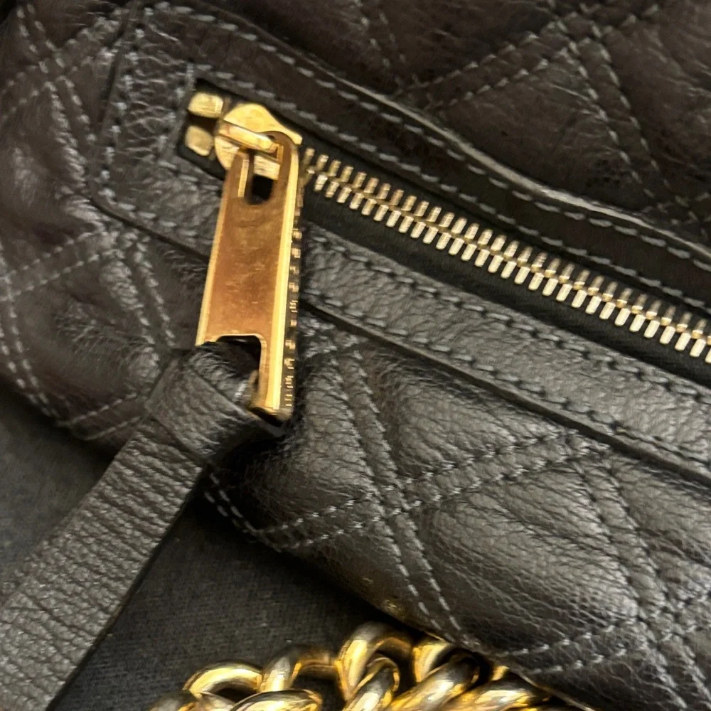Marc Jacobs Black Quilted Bag with Gold Chain - Picture 4 of 8